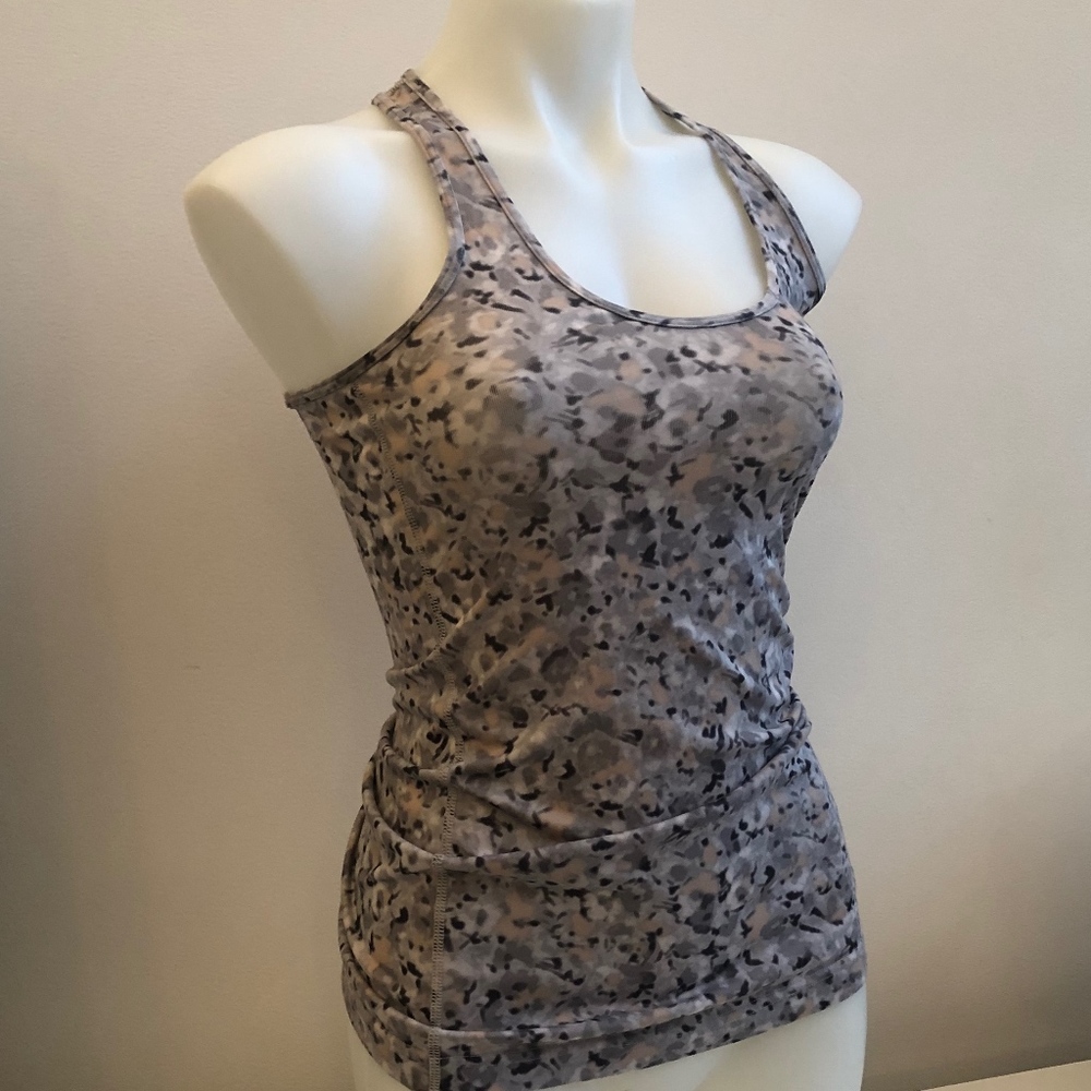 🍋 Lululemon Racerback tank - Picture 4 of 8